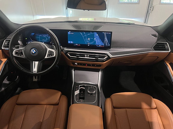BMW 330e 17 of 30