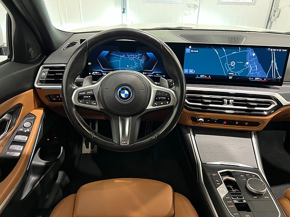 BMW 330e 18 of 30