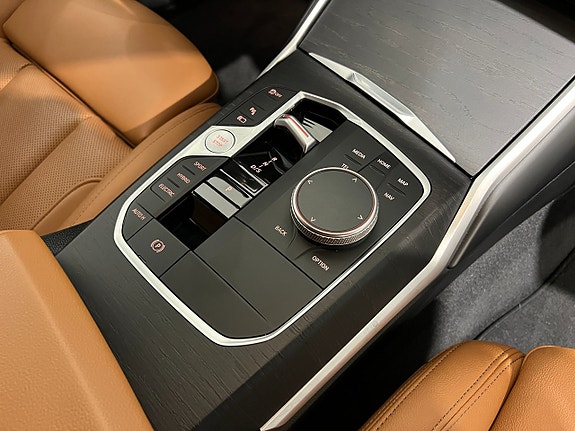 BMW 330e 20 of 30