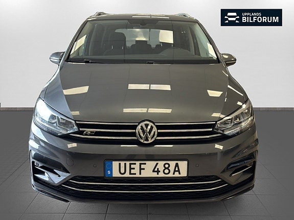 Volkswagen Touran 2 of 17