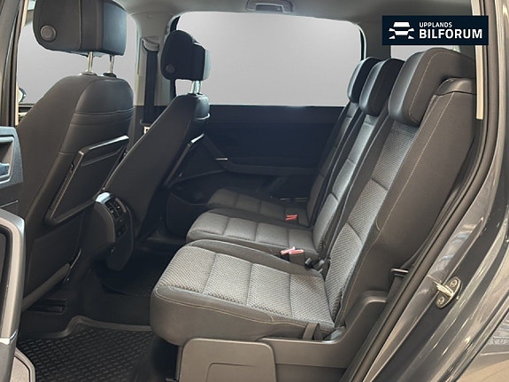 Volkswagen Touran 9 of 17