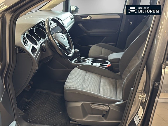 Volkswagen Touran 8 of 17