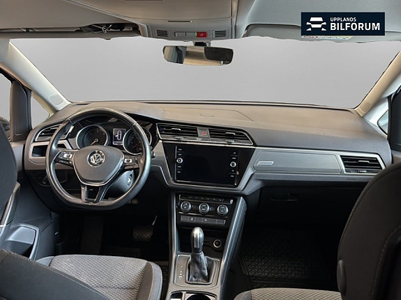 Volkswagen Touran 7 of 17