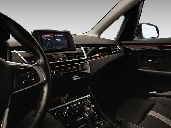 BMW 218d 6 of 12