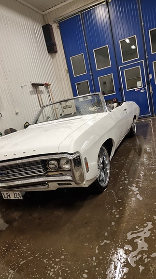 Chevrolet Impala 5 of 5