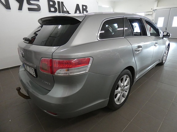 Toyota Avensis 5 of 16