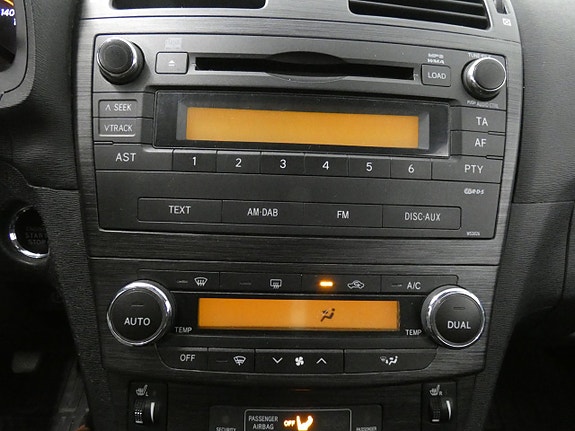 Toyota Avensis 10 of 16