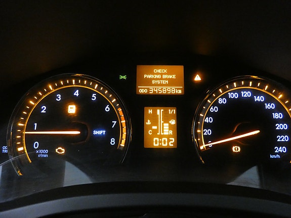 Toyota Avensis 8 of 16