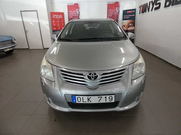Toyota Avensis 2 of 16