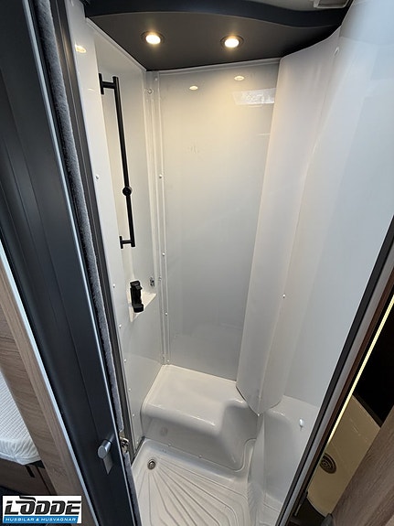 Knaus L!VE TI PLATINUM SELECTION 650 MEG (ALDE+Låga bäddar+Solcell+AC) 13 of 13