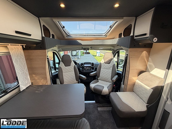 Knaus L!VE TI PLATINUM SELECTION 650 MEG (ALDE+Låga bäddar+Solcell+AC) 6 of 13