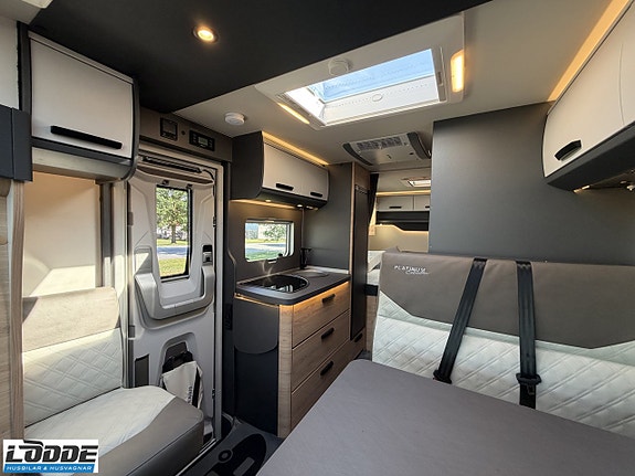 Knaus L!VE TI PLATINUM SELECTION 650 MEG (ALDE+Låga bäddar+Solcell+AC) 7 of 13