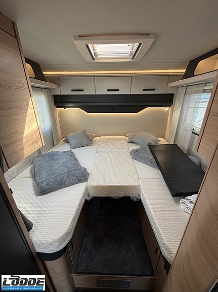 Knaus L!VE TI PLATINUM SELECTION 650 MEG (ALDE+Låga bäddar+Solcell+AC) 10 of 13