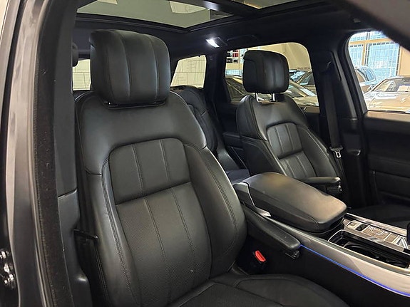 Land Rover Range Rover Sport 7 of 13