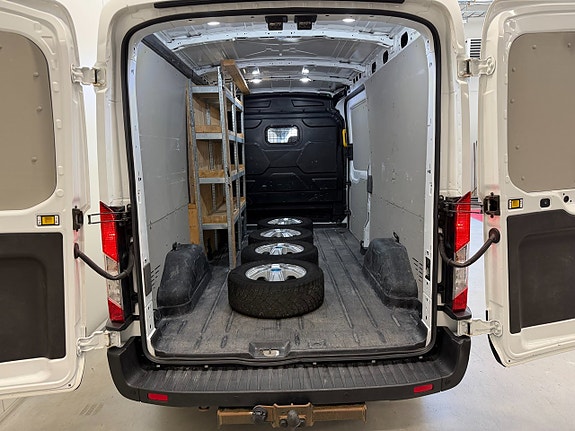 Ford Transit 8 of 25