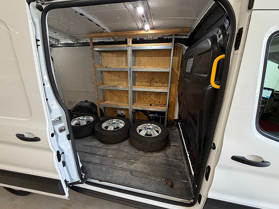 Ford Transit 11 of 25
