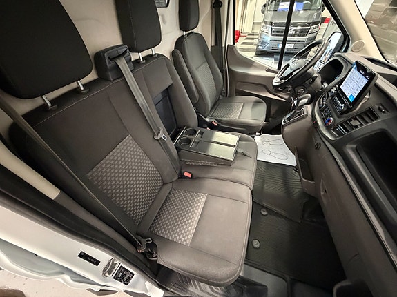 Ford Transit 24 of 25