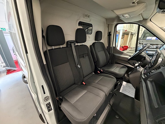 Ford Transit 22 of 25