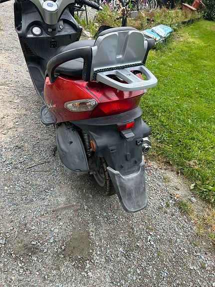 Kymco Grand Dink 250 4 of 7