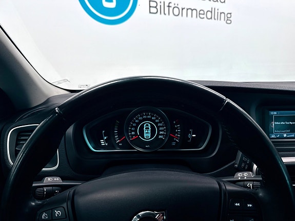 Volvo V40 Cross Country 9 of 10