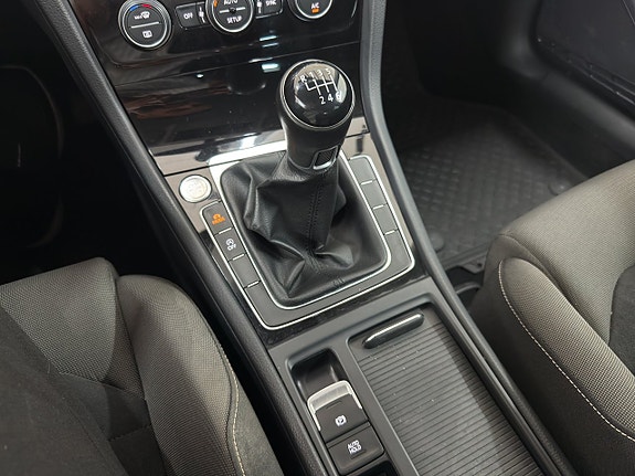 Volkswagen Golf VII 16 of 17