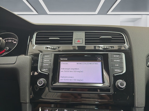 Volkswagen Golf VII 14 of 17