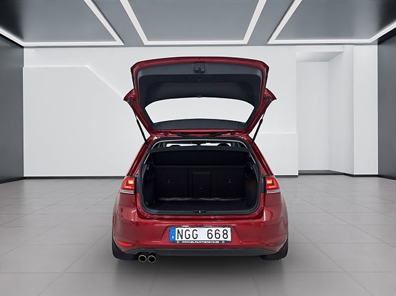 Volkswagen Golf VII 17 of 17
