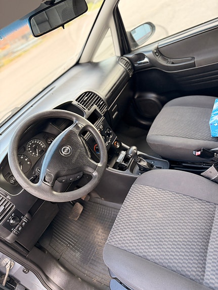Opel Zafira 5 of 6