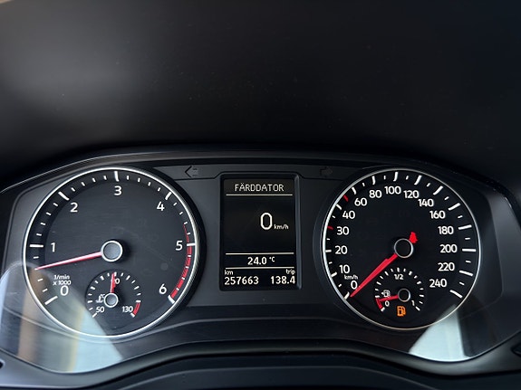 Volkswagen Amarok 13 of 20