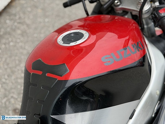 Suzuki Cycles GSX-R 750 0.75 Manuell, 98hk 12 of 14