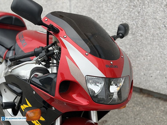 Suzuki Cycles GSX-R 750 0.75 Manuell, 98hk 11 of 14