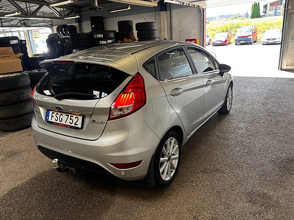 Ford Fiesta 3 of 7