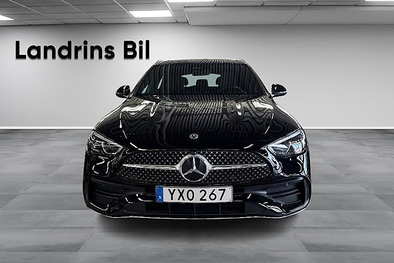Mercedes-Benz C300 2 of 20