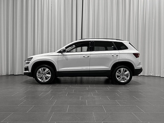 Skoda Karoq 2 of 3