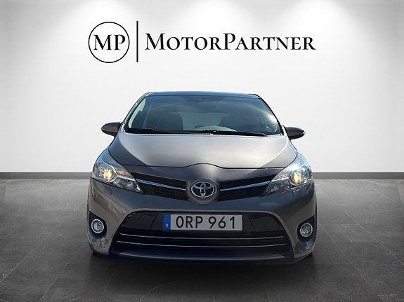 Toyota Verso 2 of 19