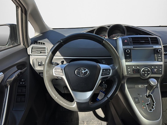 Toyota Verso 12 of 19