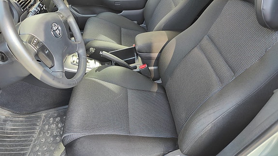 Toyota Avensis 8 of 9