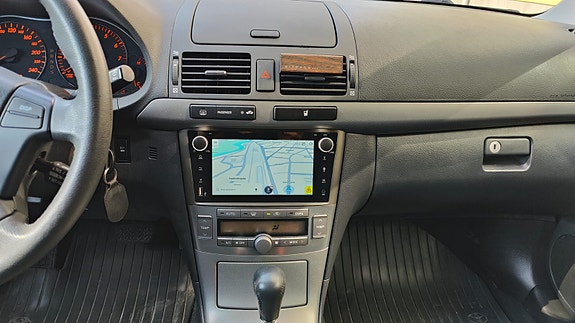 Toyota Avensis 7 of 9