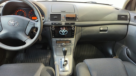 Toyota Avensis 6 of 9