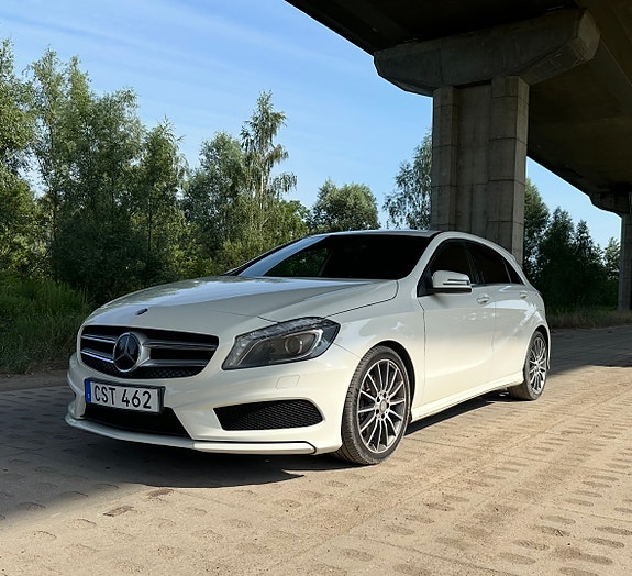 Mercedes-Benz A220 2 of 4