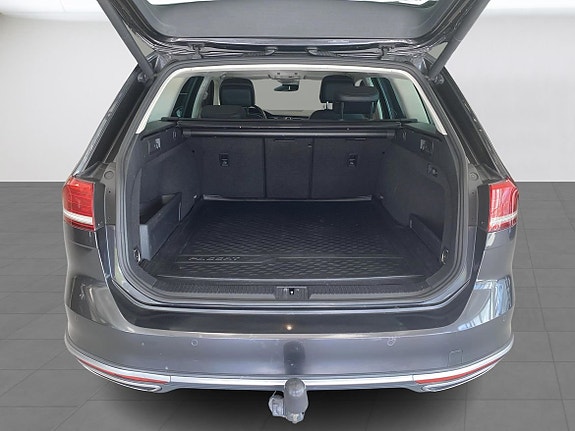 Volkswagen Passat Alltrack 10 of 13