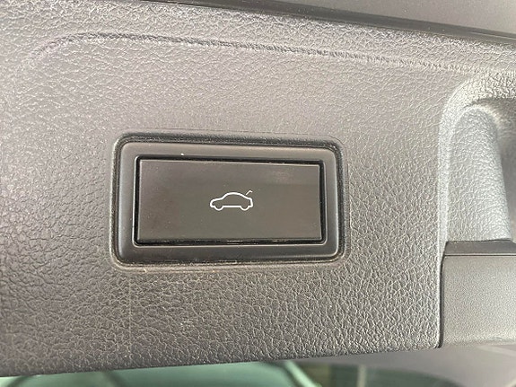 Volkswagen Passat Alltrack 11 of 13