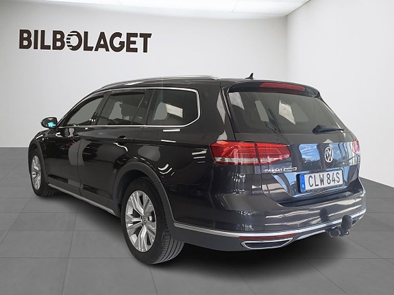 Volkswagen Passat Alltrack 3 of 13