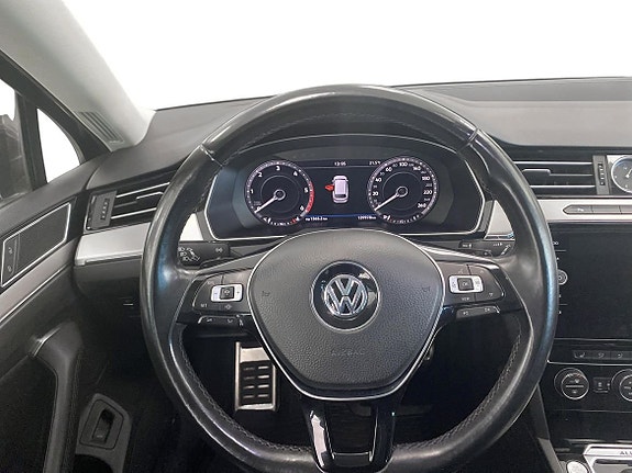 Volkswagen Passat Alltrack 9 of 13