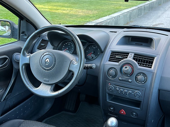Renault Megane II 5 of 9