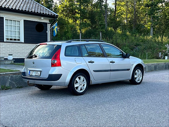 Renault Megane II 2 of 9