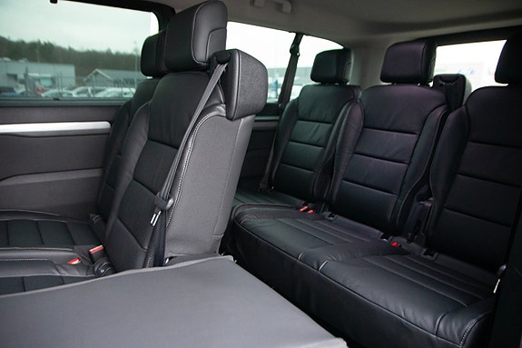 Peugeot Traveller 15 of 16