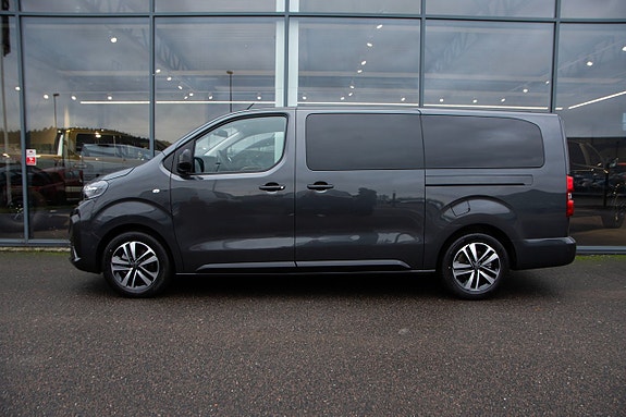 Peugeot Traveller 4 of 16