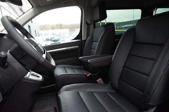 Peugeot Traveller 9 of 16