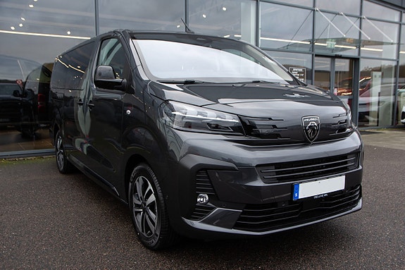 Peugeot Traveller 3 of 16